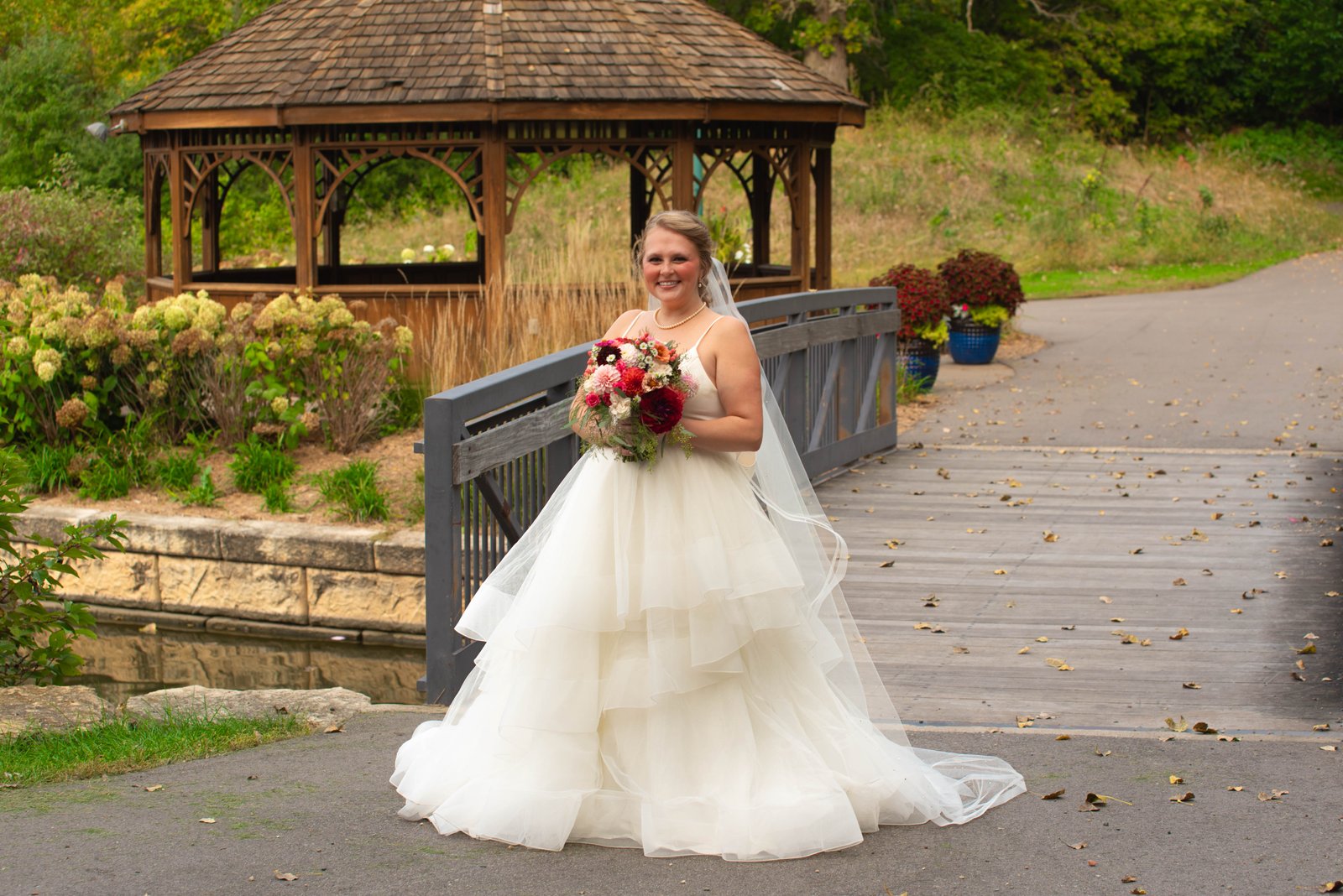 Bride before wedding Steve Lunden Photography